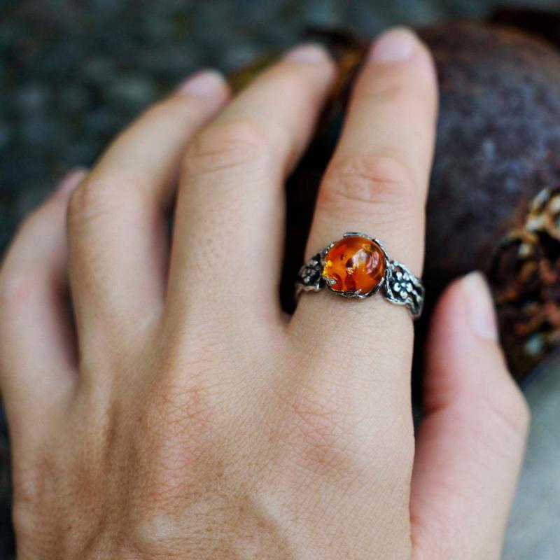 Cincin Wanita Hias Batu Amber Beeswax Warna Oranye Untuk Pesta Ulang Tahun