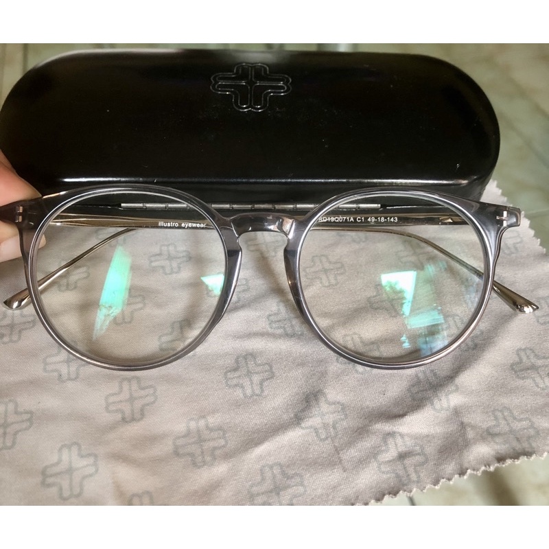 [Preloved] Kacamata Optik Melawai Original (Brand Illustro Eyewear) Round Grey