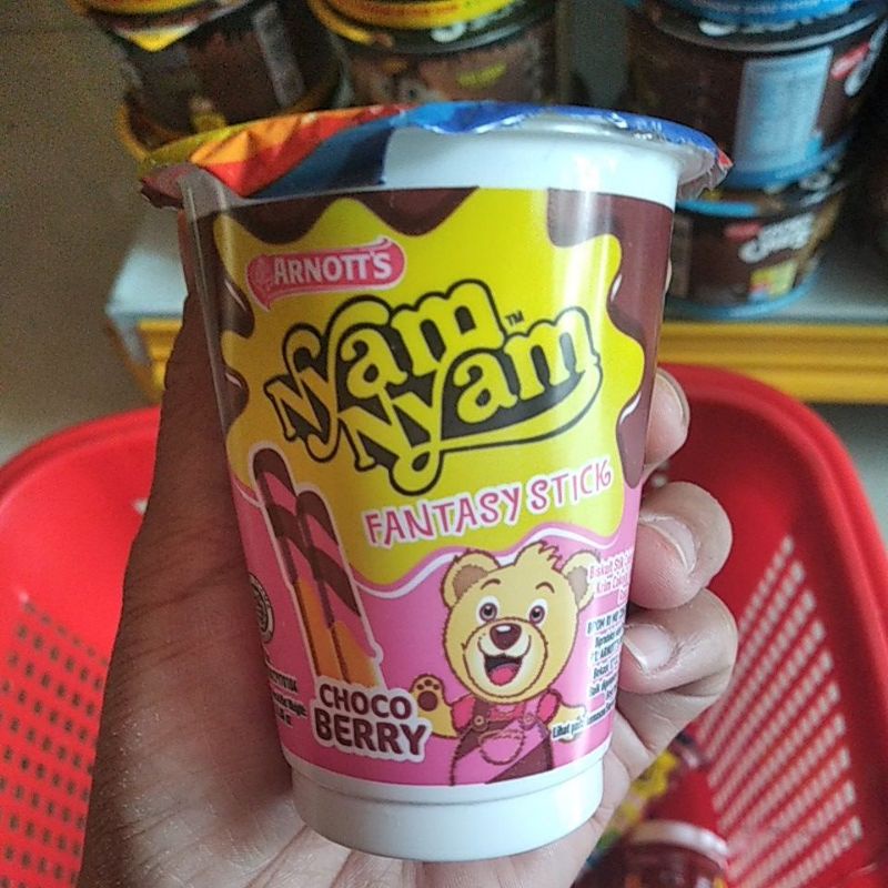 

nyam nyam stik choco berry