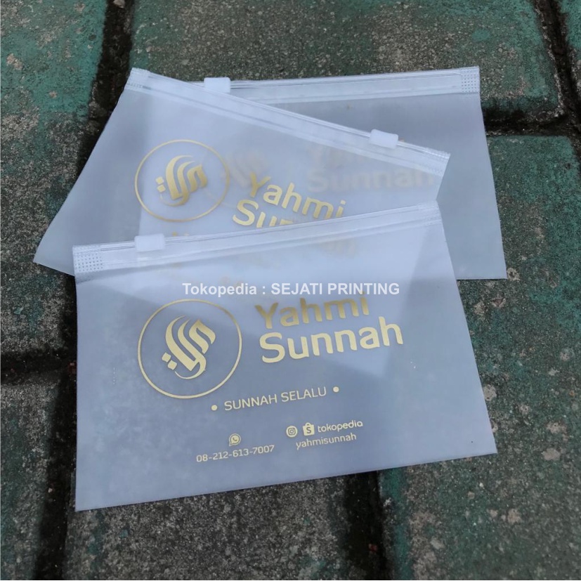 

(Size 15cm x 10cm) Sablon Zipper Bag, Pouch Bag, Mika Zipper, Mika Zipper Premium, Zipper, FREE DESAIN - SEJATIPRINTING