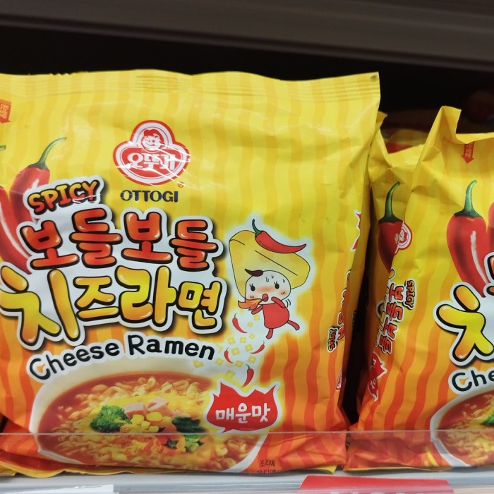 

ottogi spicy cheese ramen 111gr non halal