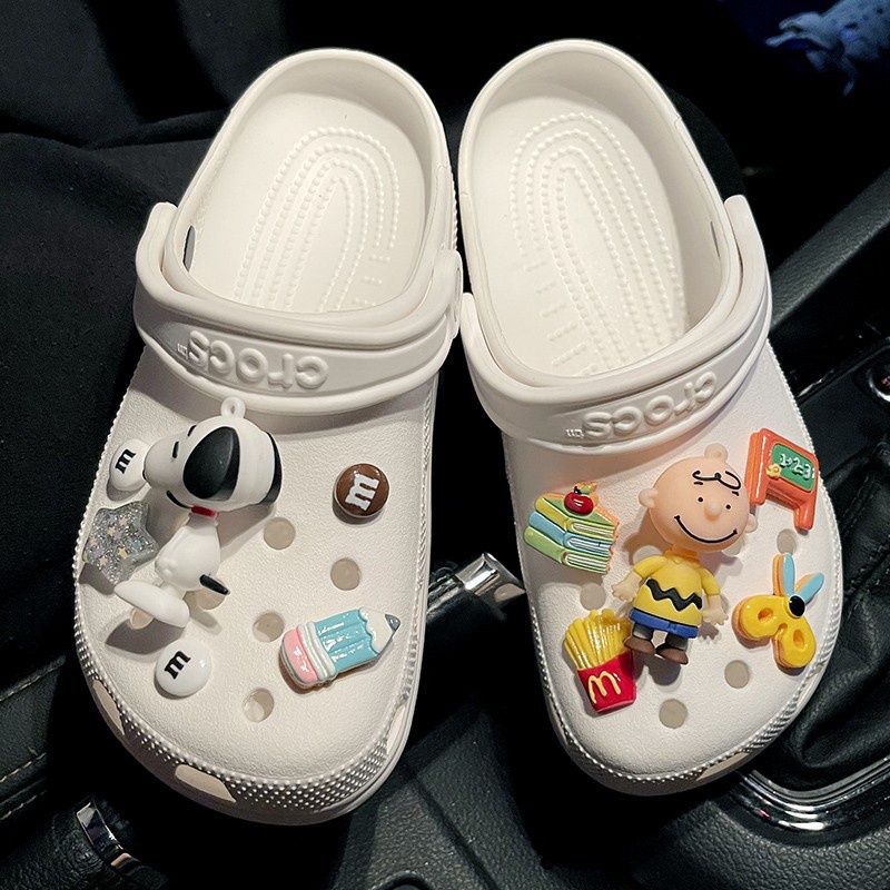 Set Aksesoris Stiker Gesper Sepatu Desain snoopy crocs jibbitz Untuk Dekorasi