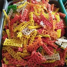 

KERUPUK TANGGA RANTAI GURIH (MENTAH) netto 1KG