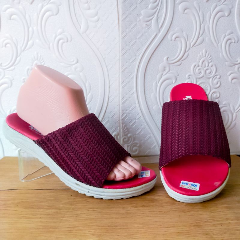 SANDAL WANITA RAJUT/ KICKERS SLOP RAJUT