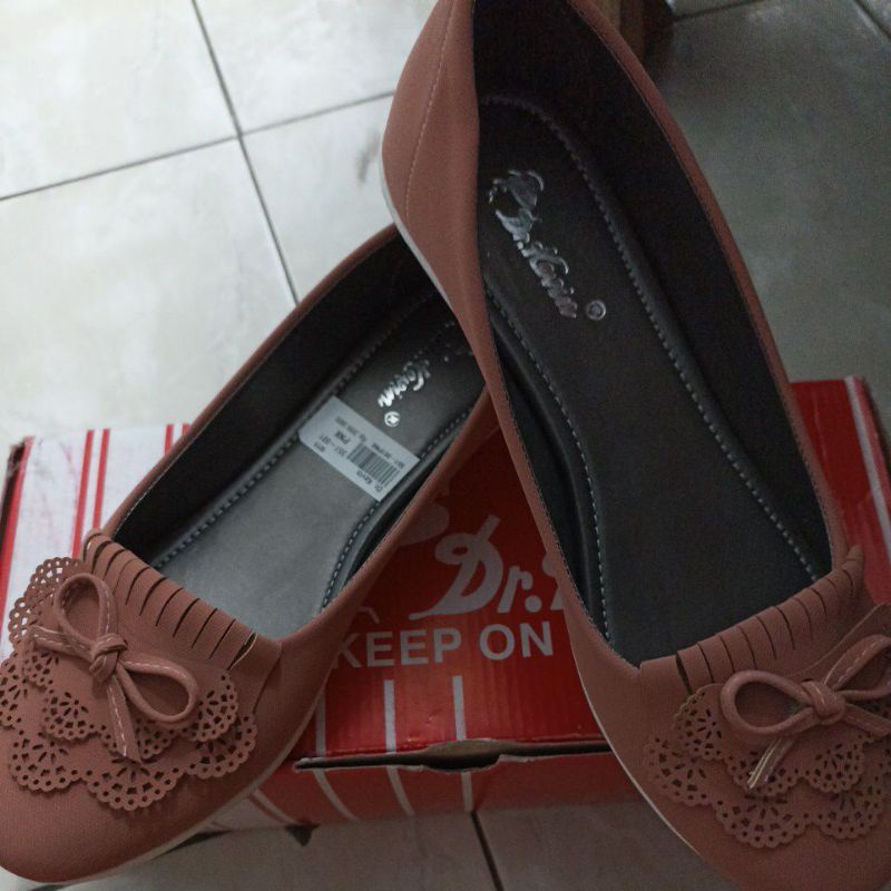 Sepatu Dr. Kevin