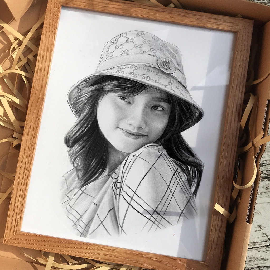 kado Sketsa - lukisan wajah pensil hitam putih