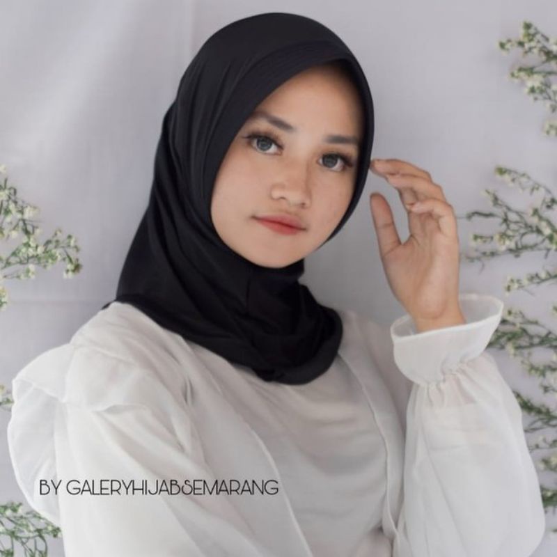 BERGO HAMIDAH BERGO JERSY KERUDUNG OLAH RAGA HIJAB INSTAN JERSY