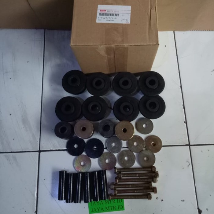 karet body isuzu panther