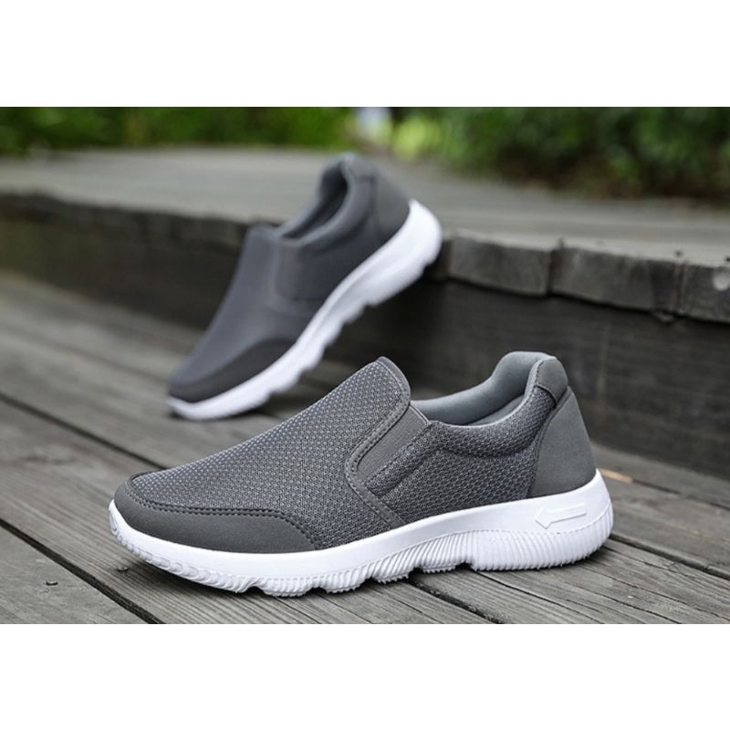 Sneakers Pria Slip On Import Kets Casual Terbaru Sepatu Santai Kerja Elegan dan Trendy