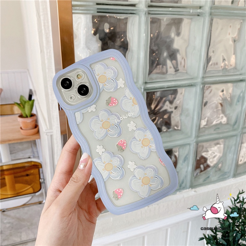 Flowers Case Realme C53 10 C55 9 9i 7 7i 9 Pro+5 6i 5i 8 8Pro C33 C30 C12 C25 C35 C21Y C25Y C11 C25s 8i C15 C3 C1 C20A C20 C20A Lembut Lucu Strawberry Flower Wavy Edge Frame Sarung