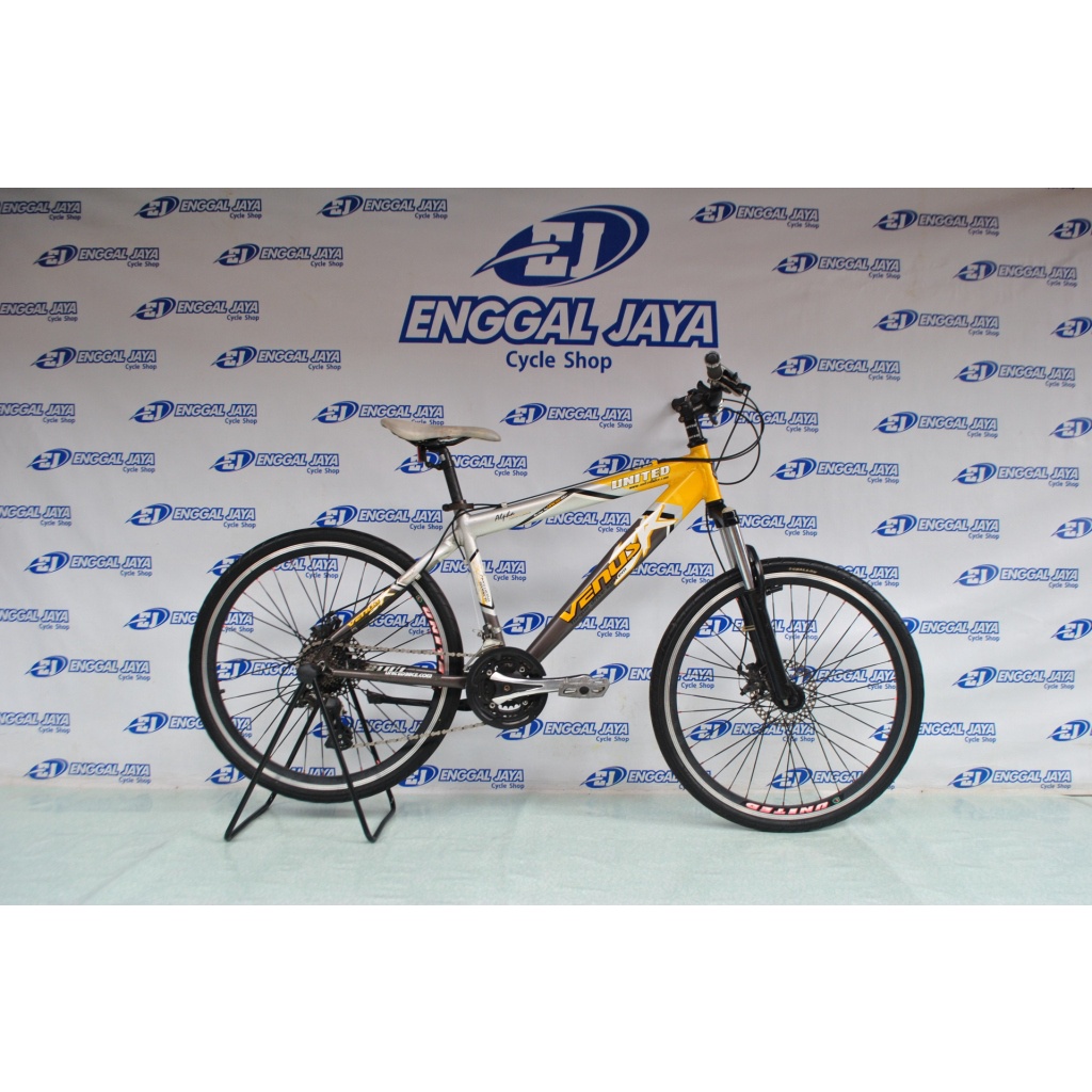 Sepeda Gunung MTB United Venus Alloy 26 Inch Altus 24 Speed