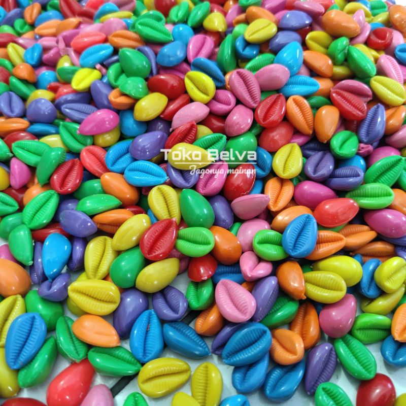 BIJI Kerang CONGKLAK Dakon Kuwuk isi 105 pcs Plastik Ukuran 2 cm