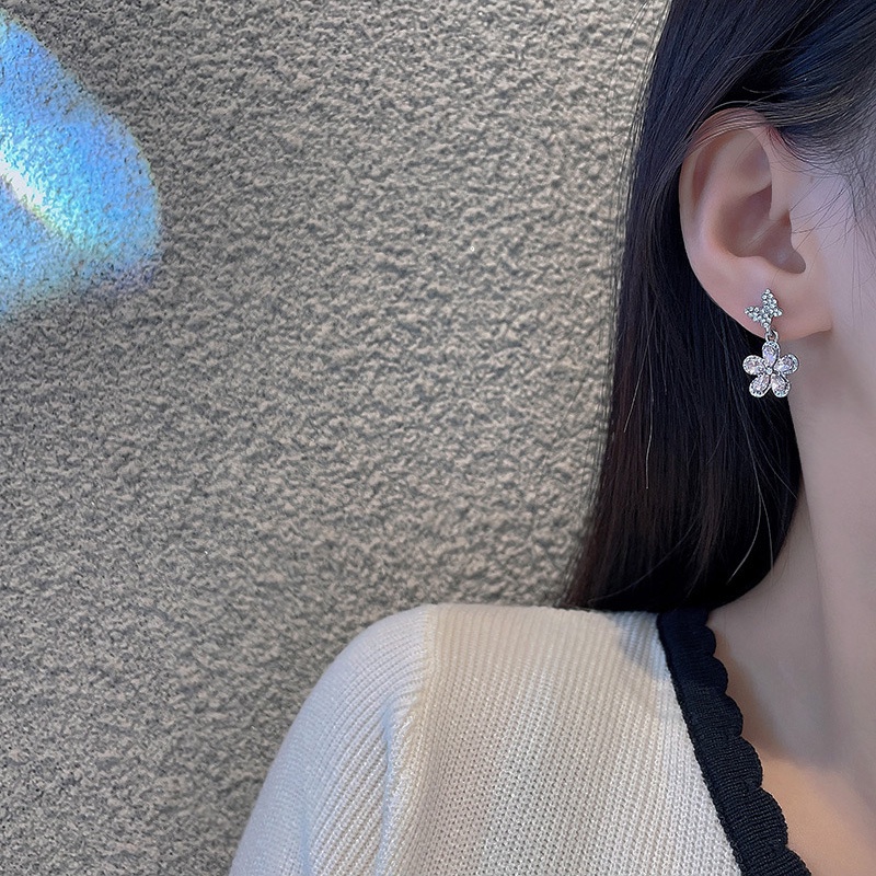 Anting Tusuk Sterling Silver 925 Desain Bunga + Kupu-Kupu Hias Kristal Zircon Mewah Untuk Wanita