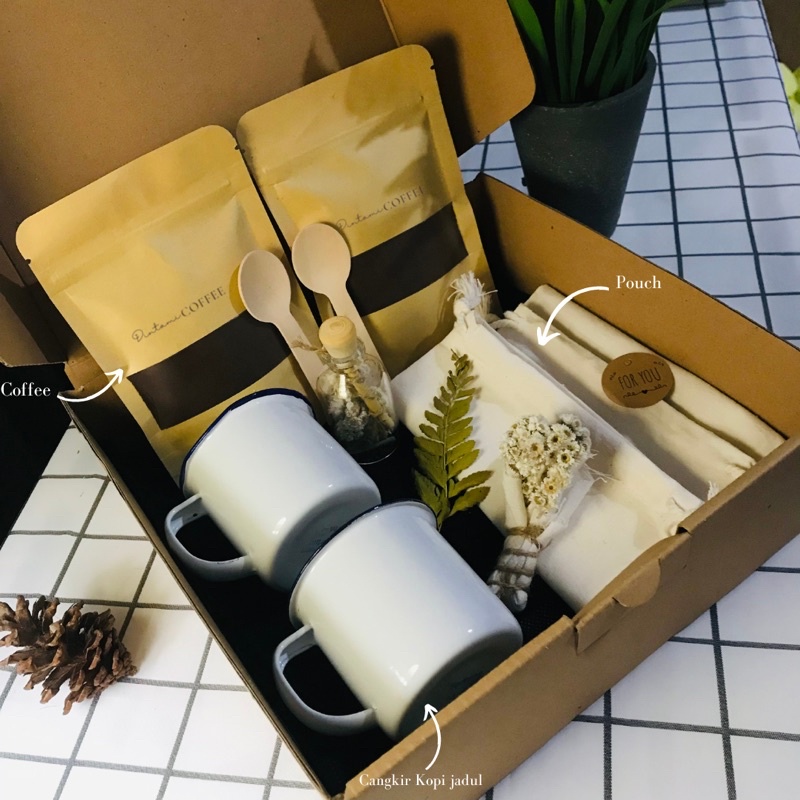 

KADO ORANG TUA / KADO COWOK / KADO KOPI / HAMPERS / HAMPERS KOPI / GIFTBOX / GIFTBOX KOPI / PAKET HAMPERS MURAH / PAKET HAMPERS KONCO