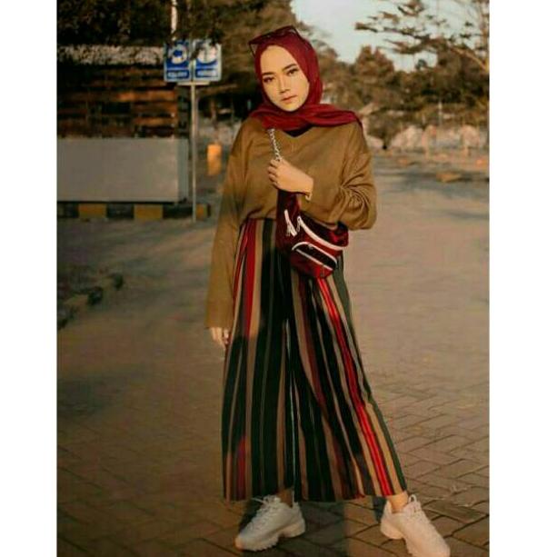 CELANA SALUR KULOT PLISKE CELANA MUSLIMAH CASUAL ◦ KRE.18Oc22r