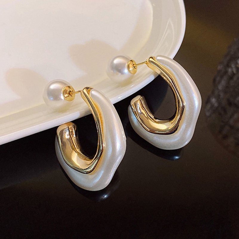 Anting Mutiara Berlian Imitasi Bentuk Bulat Bahan Alloy Warna Emas Untuk Wanita