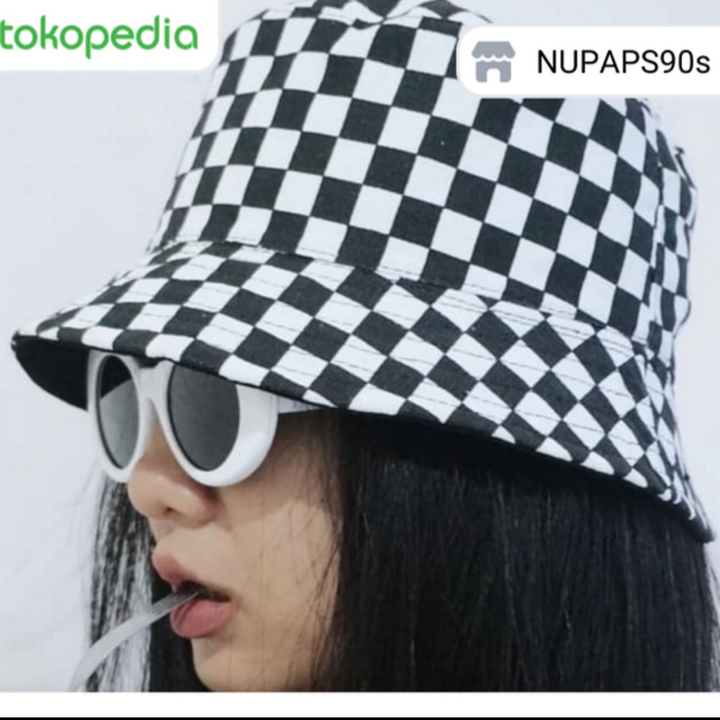 TOPI BUCKET HAT CATUR VANS HITAM PUTIH UNISEX