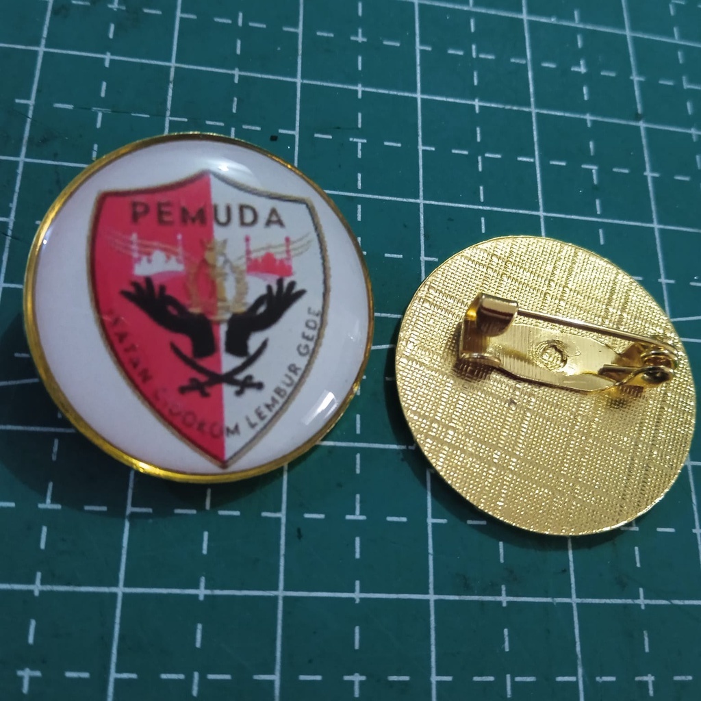 Custom Pin Kuningan Lingkaran 2cm pin organisasi Pin Lencana