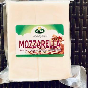 

Grosiran Murah Mozzarella Arla Block Pizza Topping 1kg murah, enak, mulur !!