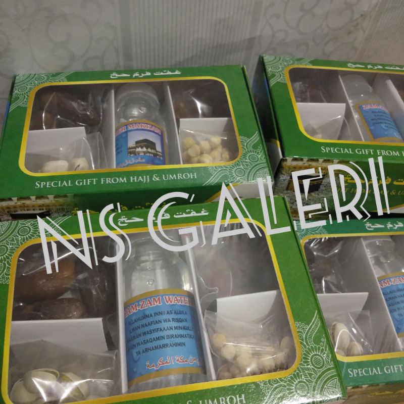 

Paket bingkisan Haji dan Umroh