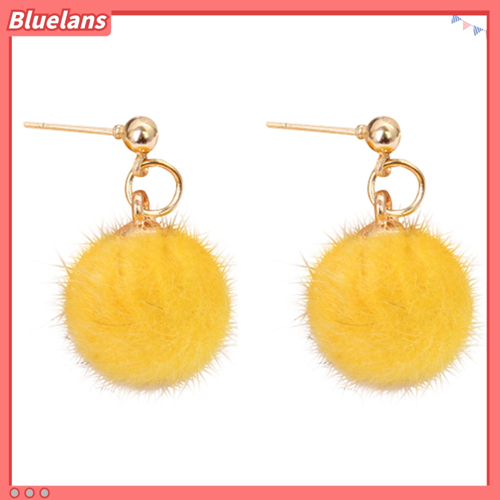 Anting Stud Liontin Bola Pom-Pom Untuk Wanita