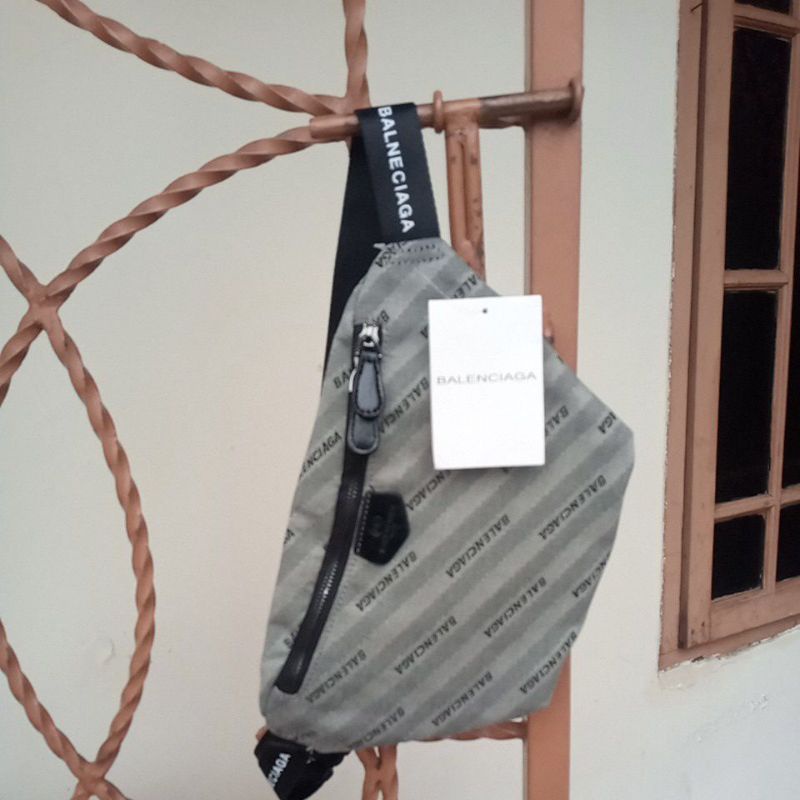 wb balenciaga semprem