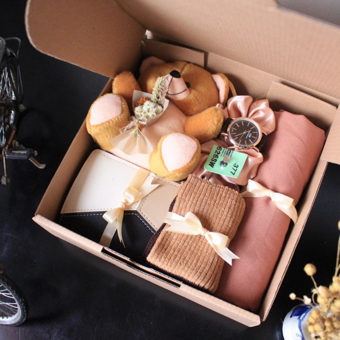 

[COD] HAMPERS MURAH KADO ULANG TAHUN WANITA | HIJAB JAM TANGAN DOMPET CEWEK - Cokelat
