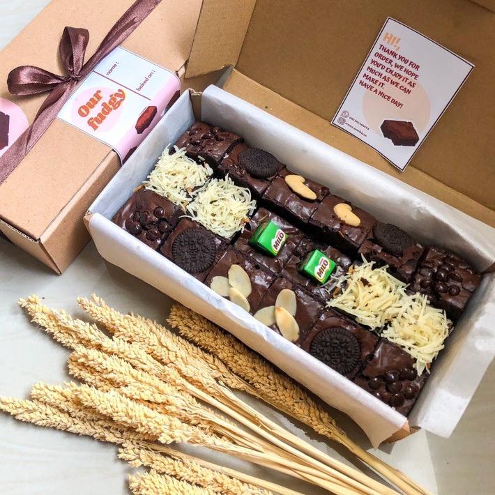 

EXCLUSIVE!Brownies Skat (Fudgy Brownies)/BROWNIES PANGGANG|KD7