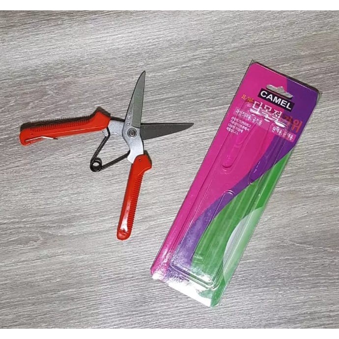 

Produk Unggulan Camel Gunting Korea Serbaguna - Gunting Dahan - Seng Kertas Holo Limited