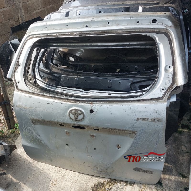 pintu bagasi Avanza new 2013