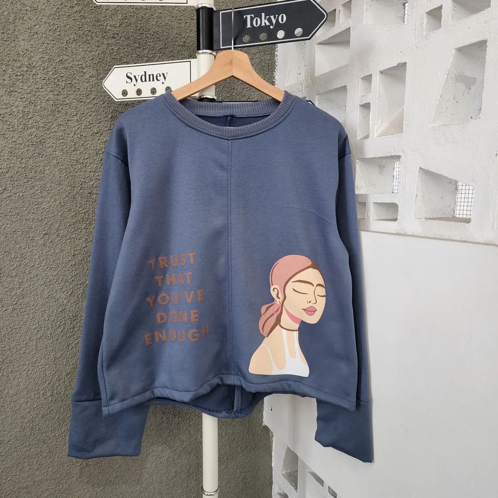 WOMAN TRUST CROPE SWEATER WANITA OVERSIZE BAHAN FLEECE