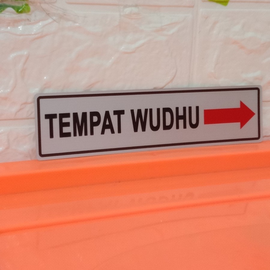 

SIGN LABEL RAMBU TEMPAT WUDHU ARAH KANAN/KIRI UKURAN 4X18CM