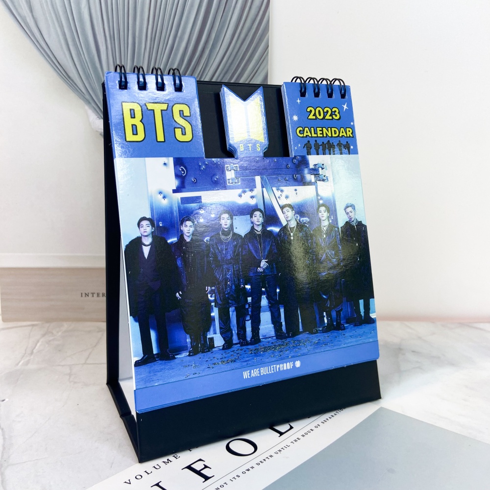 Kalender Meja 2023 Motif KPOP BTS Korea Untuk Koleksi Fans