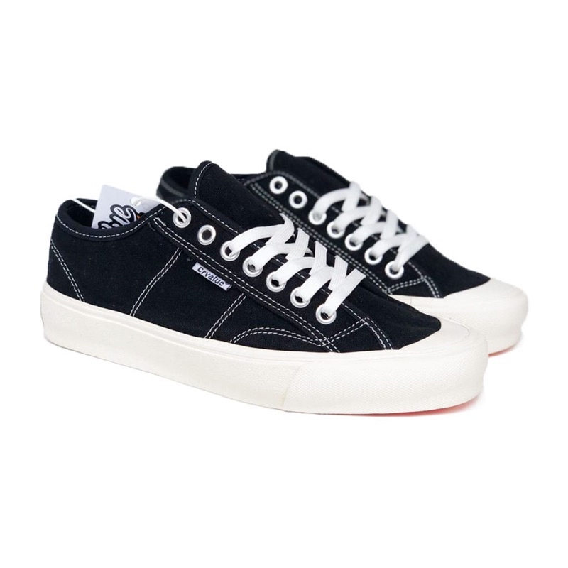 Sepatu Sneakers Kasual Pria Wanita CorvalueFootwear Bolivia Black White