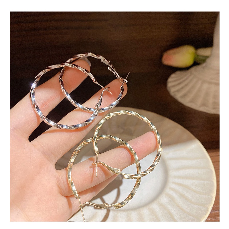 Anting Hoop Besar Pola Berlian Glossy Bahan s925 Silver Needle Gaya Eropa Amerika