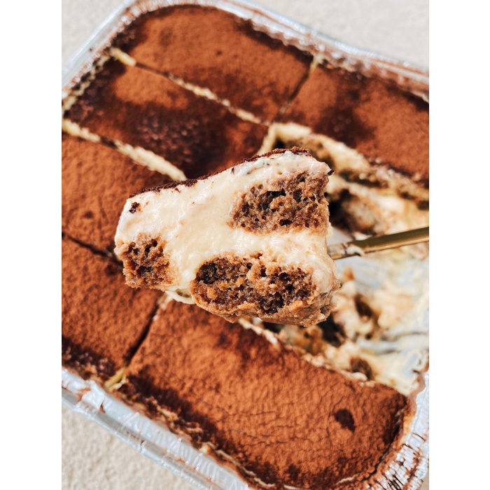 

[COD] HAMPERS - Classic Tiramisu Large size 20x20 - No Alcohol