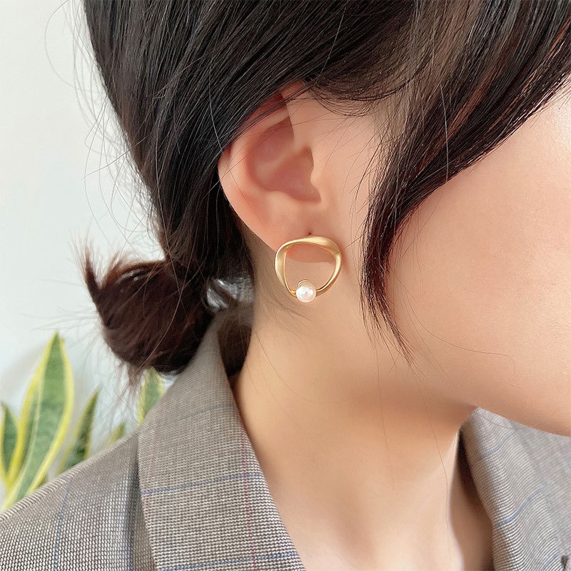 Anting Mutiara Warna Emas Untuk Wanita