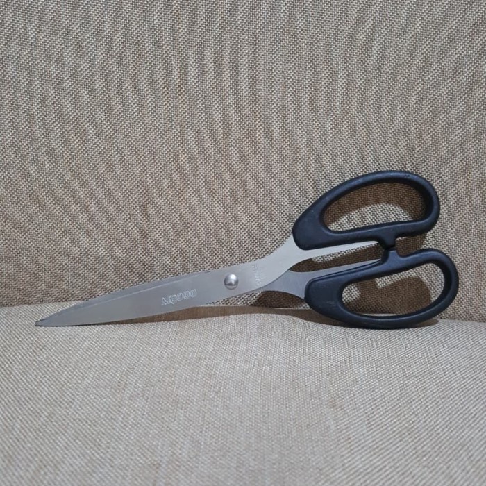 

Jualan Gunting Kecil 20 Cm / 8 Inch Hemat