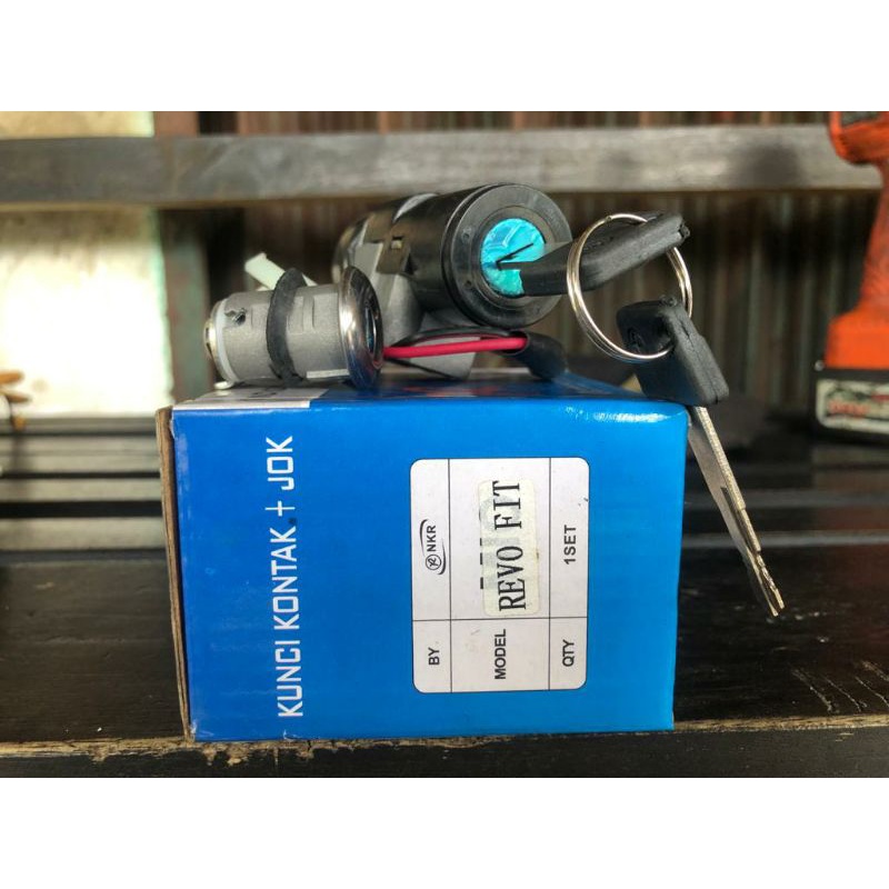 kunci kontak revo fit