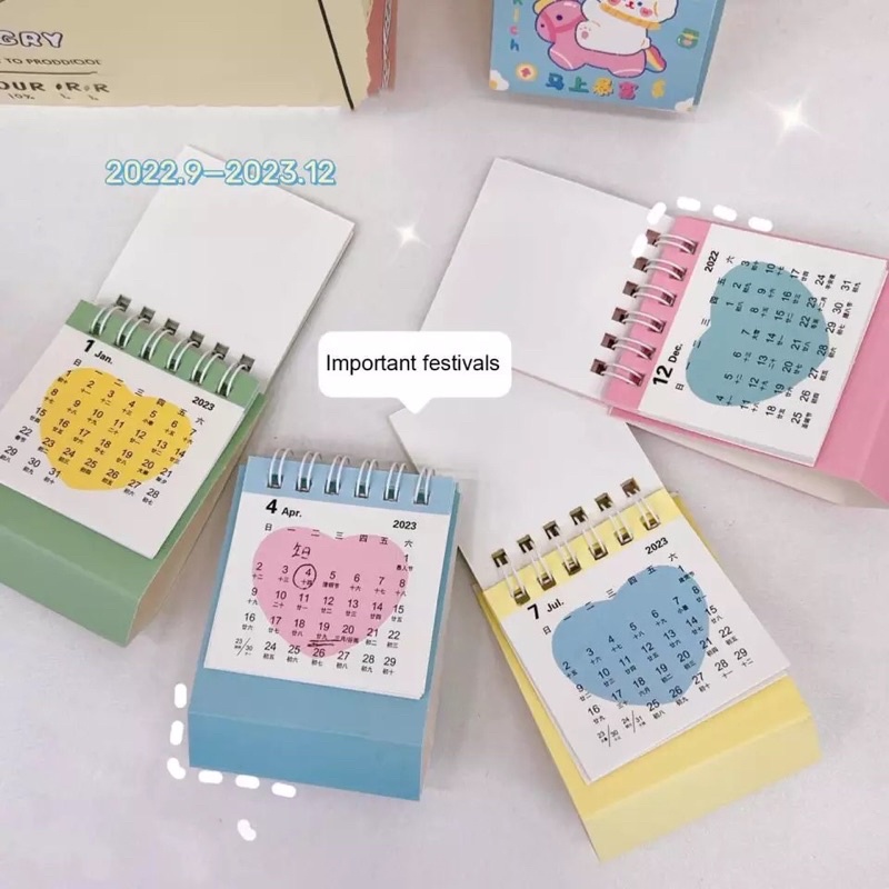 READY STOCK BISA COD - KALENDER MINI 2023 TAHUN BARU CALENDAR STAND DUDUK PORTABEL KECIL UNIK LUCU KARAKTER KARTUN HEWAN IMUT MOTIF KAWAII GAYA REMAJA CEWEK KOREA BELAJAR ANAK PEREMPUAN BERUANG PINK FANCY UNIK MURAH KERTAS LIPAT MEJA KELINCI CEWEK HADIAH
