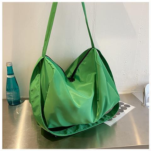 ﹍☢✖Tas Wanita Baru 2022 Net Merah Tas Kanvas Yang Sama Messenger Tas Bahu Ins Kapasitas Besar Ransel Olahraga Tahan Air