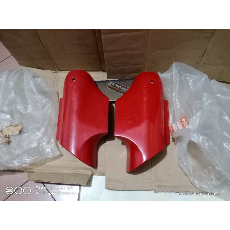 kupingan cover spakbor depan satria lumba merah original