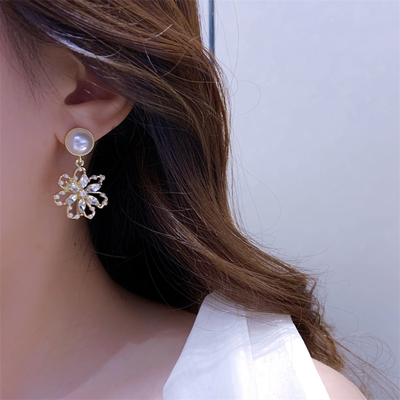 Anting stud Desain angel devil rose Gaya Korea Untuk Wanita