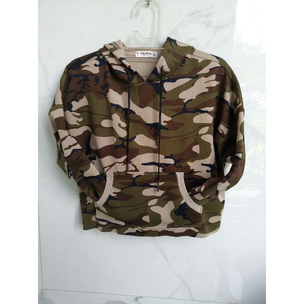 Authentic Pull & Bear camouflage crop hoodie