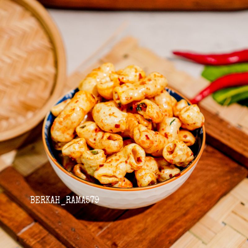 krupuk macaroni renyah gurih pedas daun jeruk,krupuk macaroni 500 gram,krupuk macaroni 1 kilo gram
