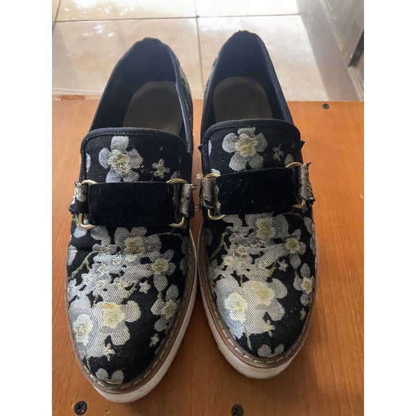 SEPATU BRAND ZARA FLAT SHOES PRELOVED