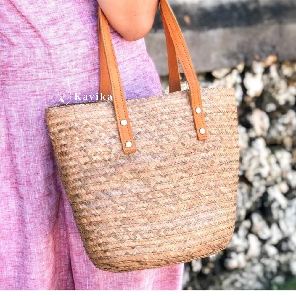 Totebag Anyaman Bali, Tas Anyaman Pandan, Tali Kulit, Tas Pantai
