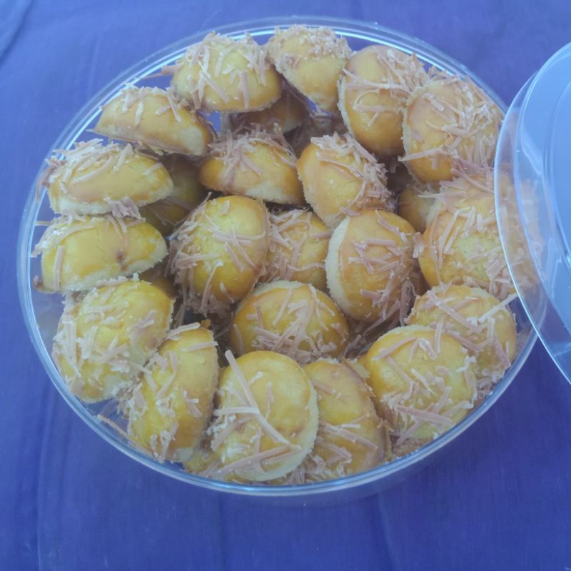 

PROMO TERBARU KUKER NASTAR KEJU PREMIUM KEMASAN BULAT/NANA COOKIES