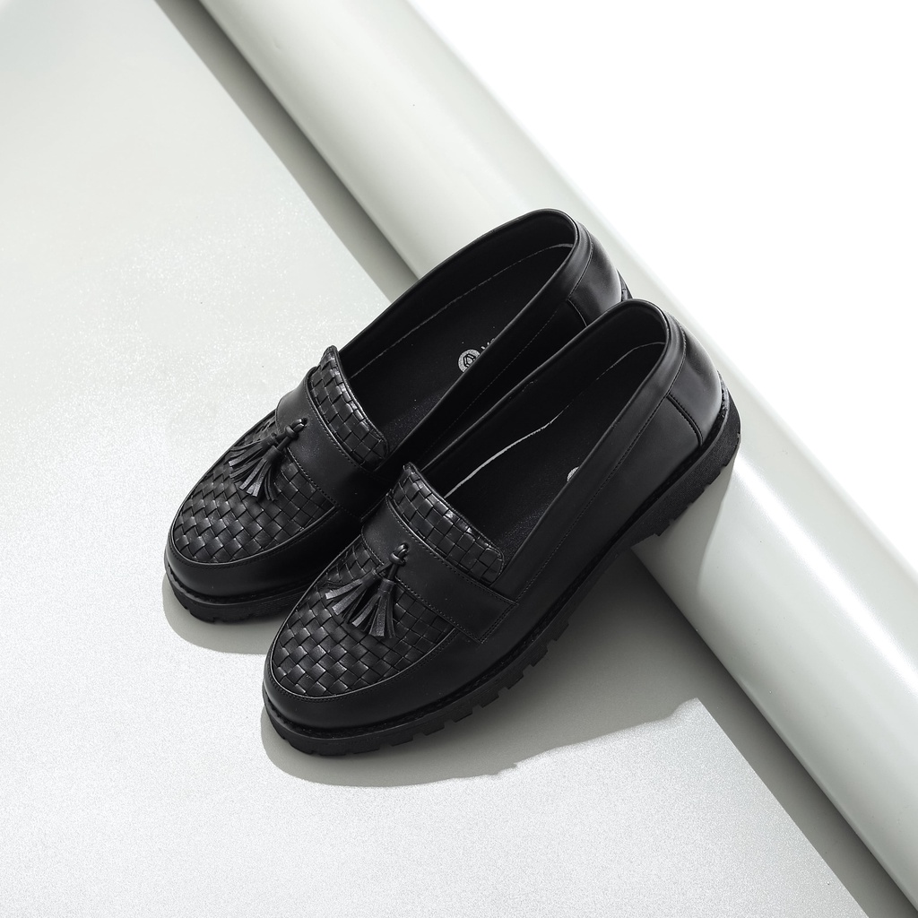 Lvnatica Alexa Full Black 36-41 Sepatu Loafers Slip-On Wanita Formal Docmart