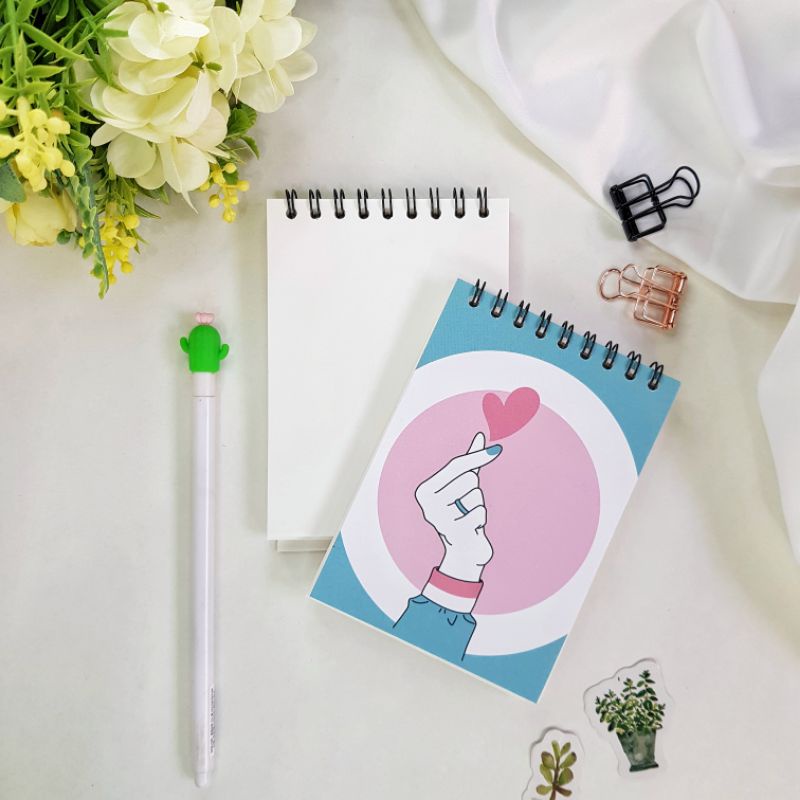 

NOTEBOOK RING MOTIF / BUKU CATATAN RING / BUKU TULIS RING motif MOTIF LUCU ISI 50 LEMBAR BAHAN BOOKPAPER 72 GSM RING SPIRAL ATAS